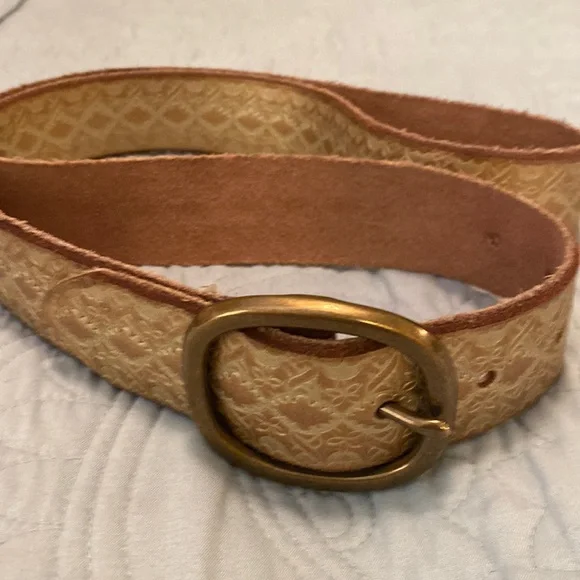 Gold Leather Embossed Belt - Picture 2 of 6